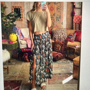 Natural Life Skirt Addie MIDI Size Medium